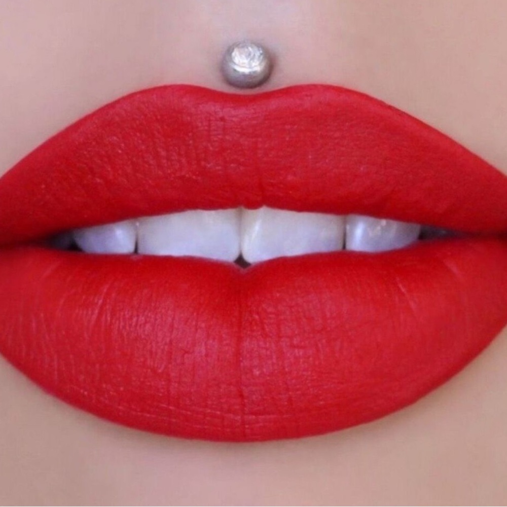 Jeffree Star- REDRUM liquid velour